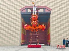 （寻味中华 | 风俗）平地起“天塔” 千年狮舞凌空跃